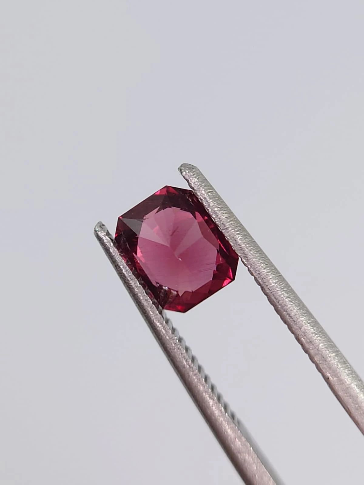 0.97ct Natural Rhodolite Garnet From Tanzania — view 4